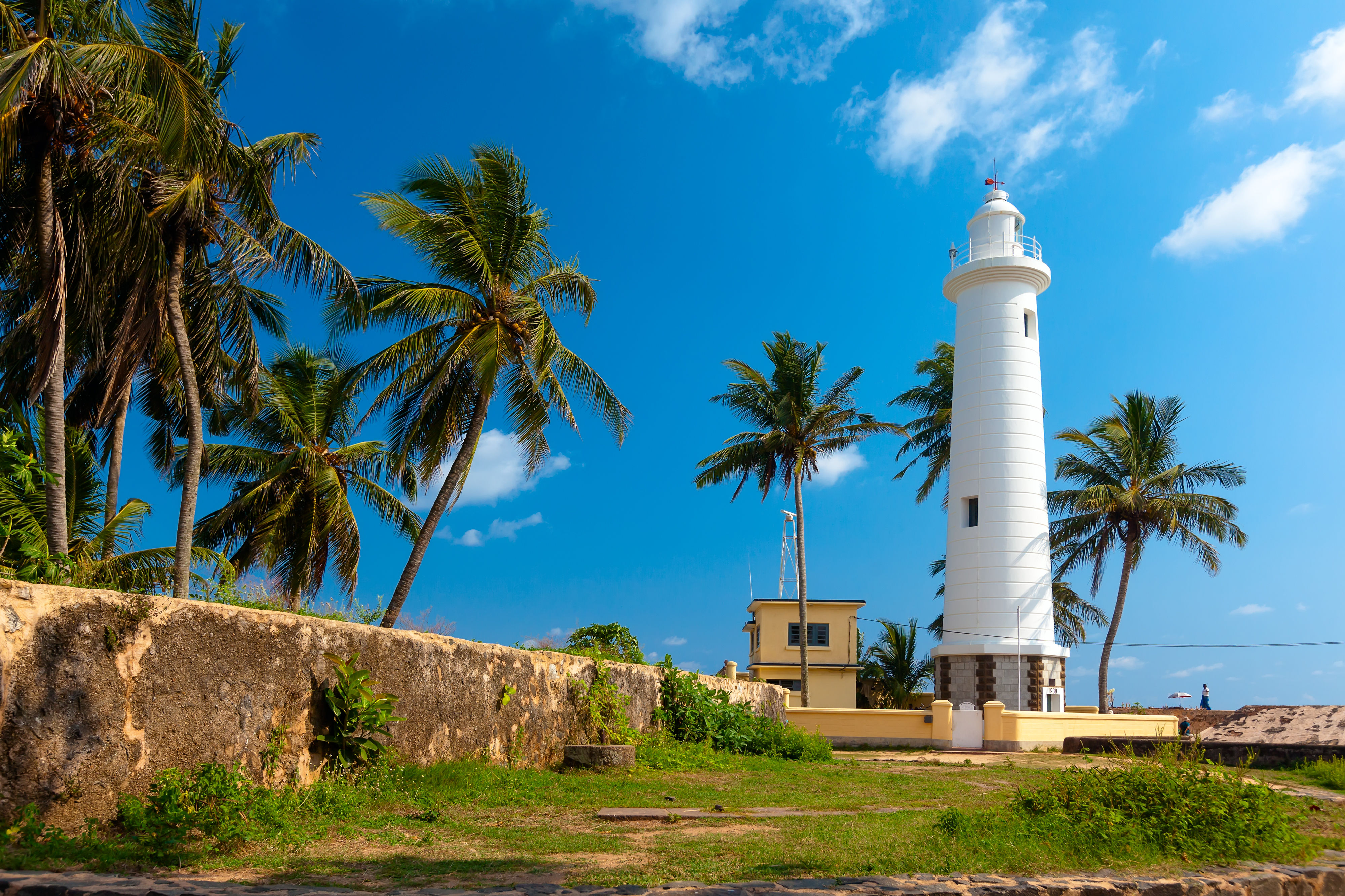 heritage-galle-fort-lighthouse-sri-lanka