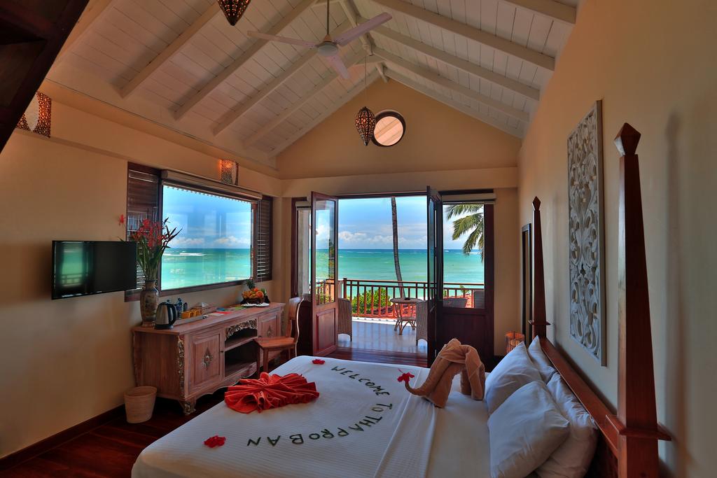 hotel-thaproban-beach-house-bedroom-sri-lanka